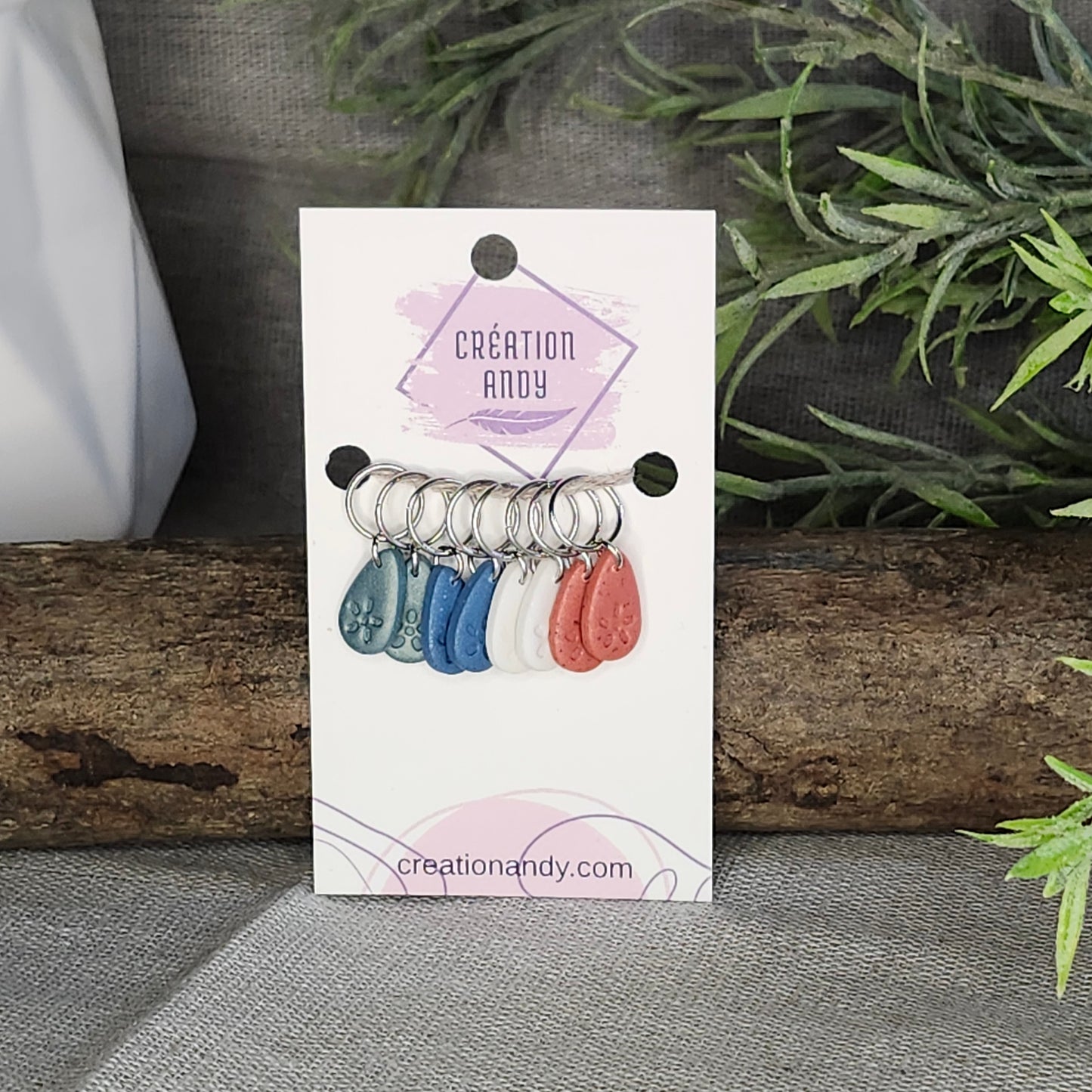 Gouttes avec fleur terracotta, perle, bleu, vert métallique