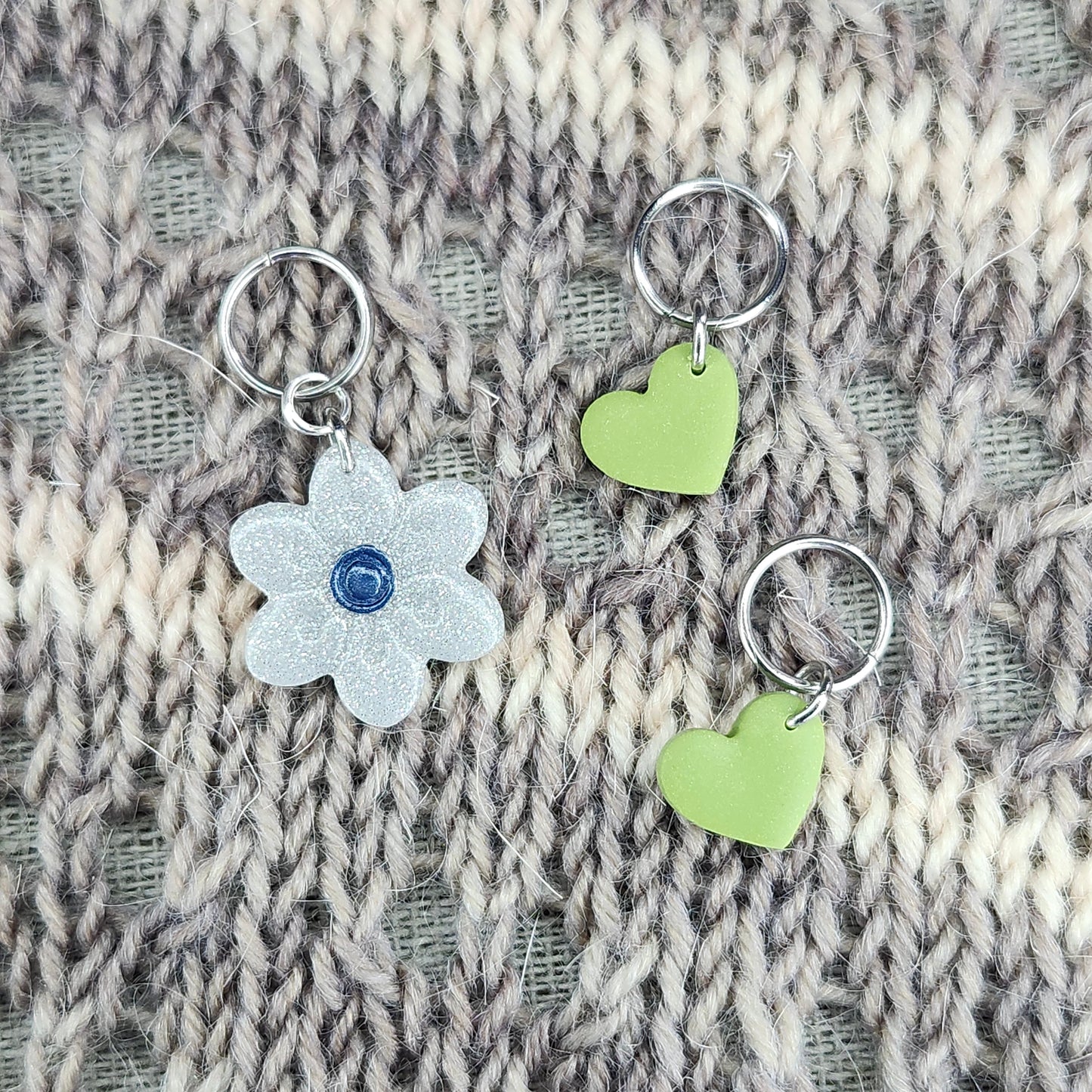 Fleur argent bleuté