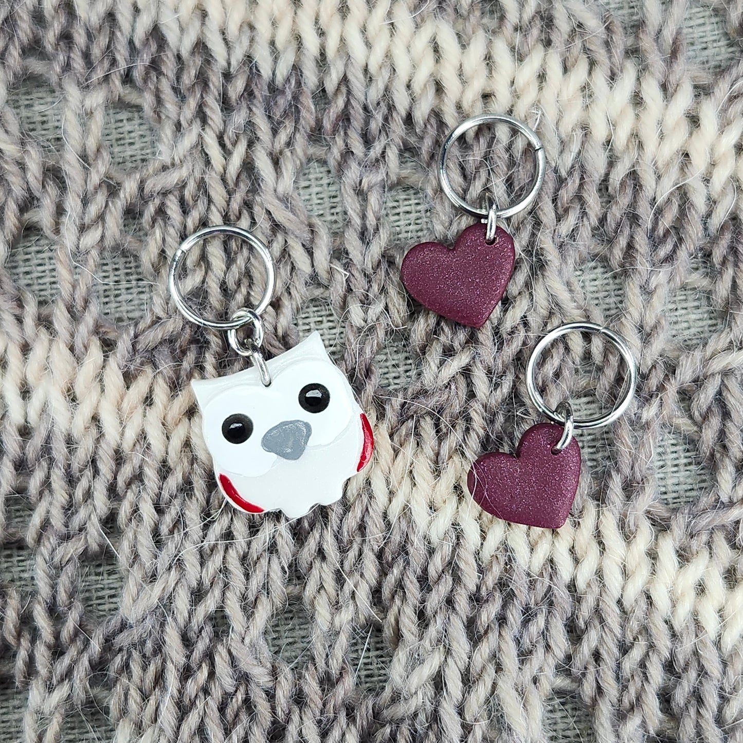 Hibou perle, détail bourgogne