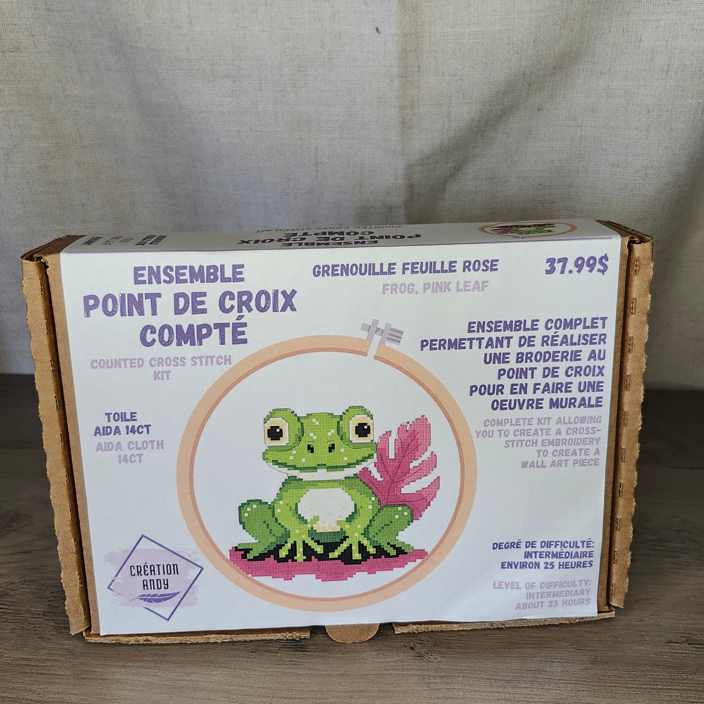 Grenouille, feuille rose