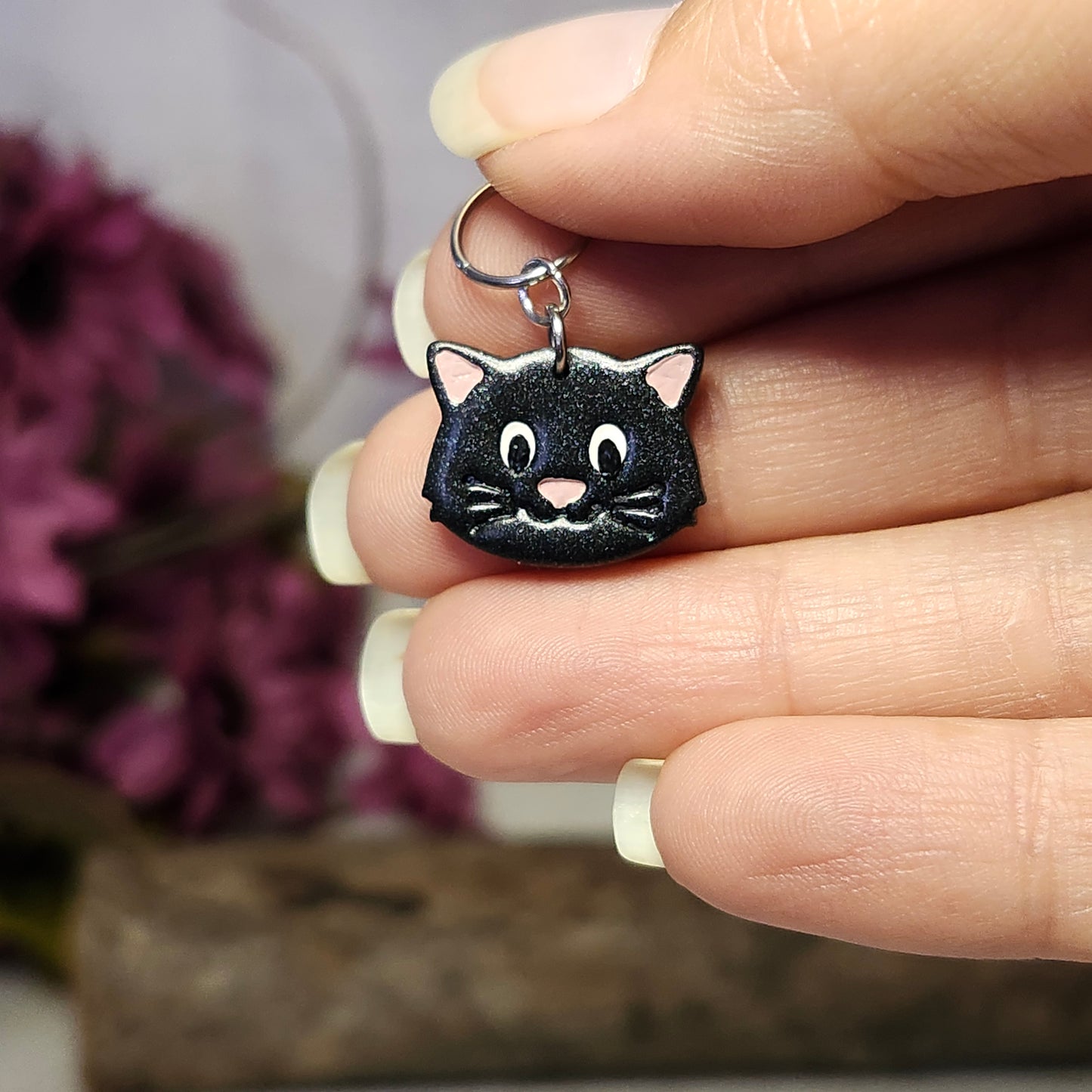 Tête de chat noir