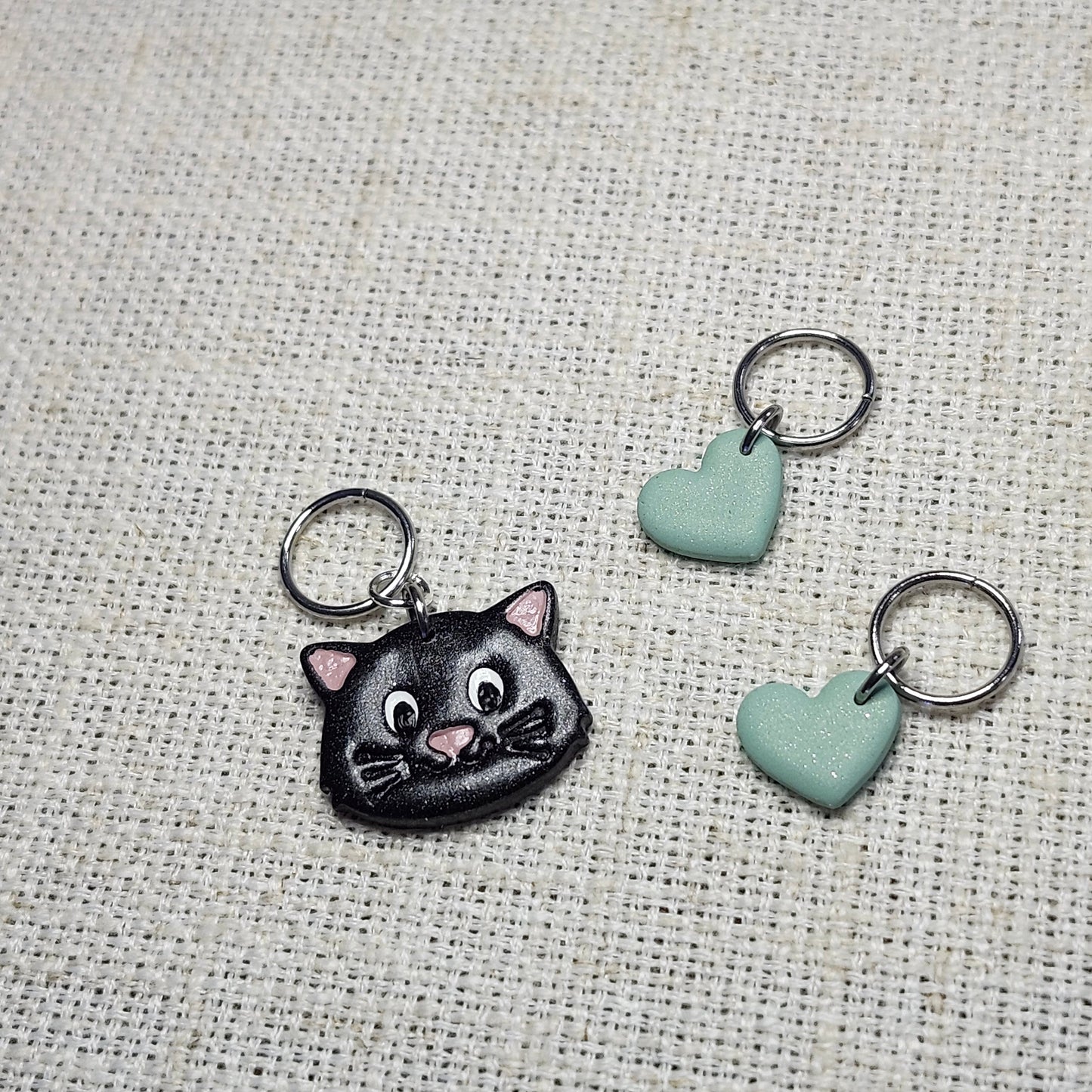 Tête de chat noir