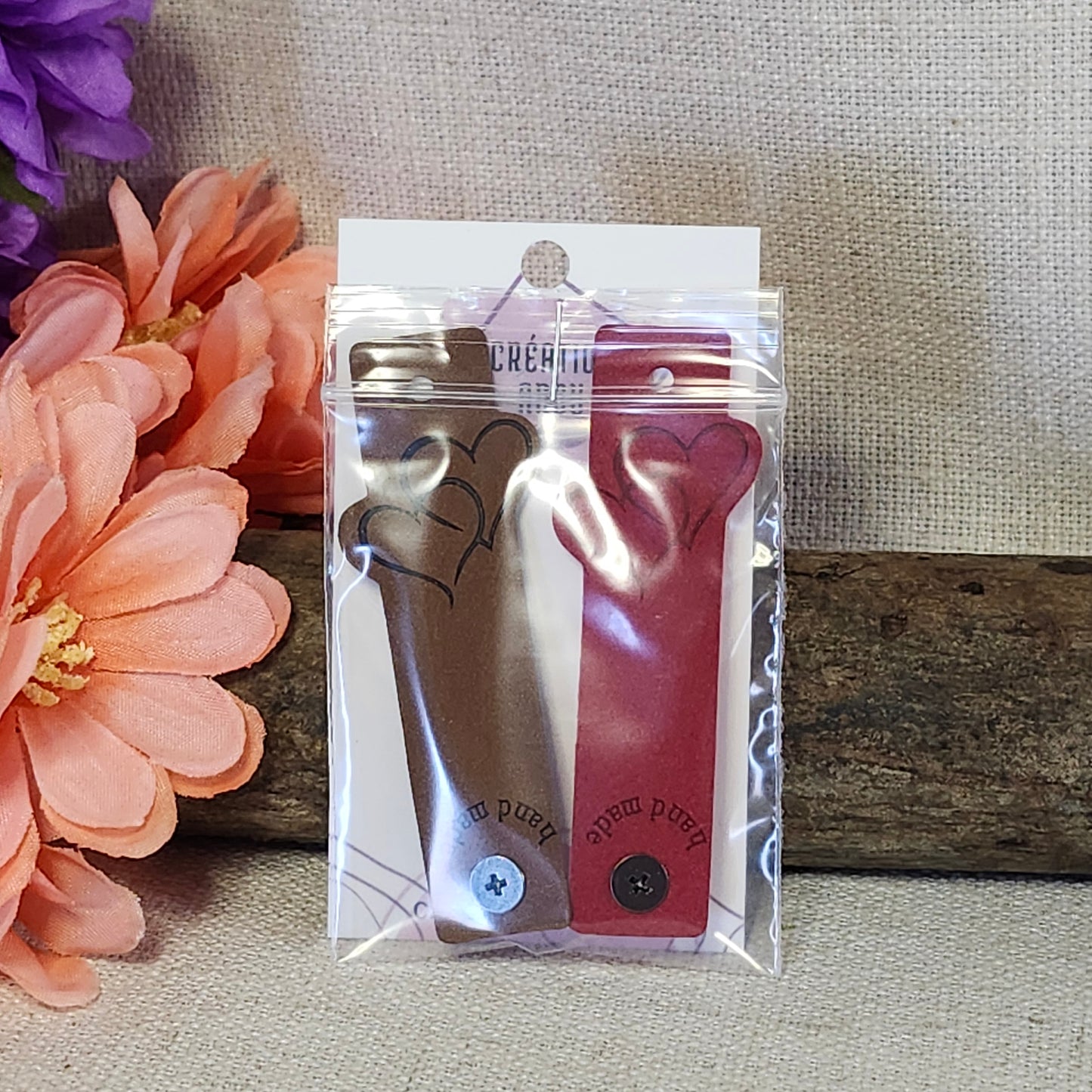 Étiquettes pour tricot - Cœurs entrelacés rouge et brun