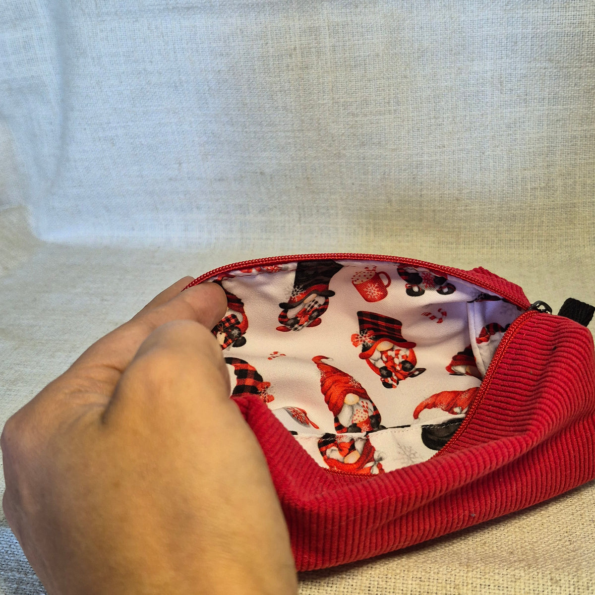 Velis Signature - Rouge X gnomes
