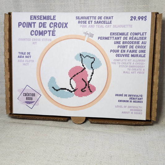 Chat rose et sarcelle
