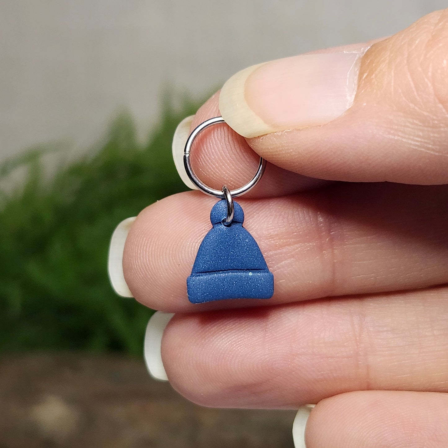 Bonnet hivernal foncé