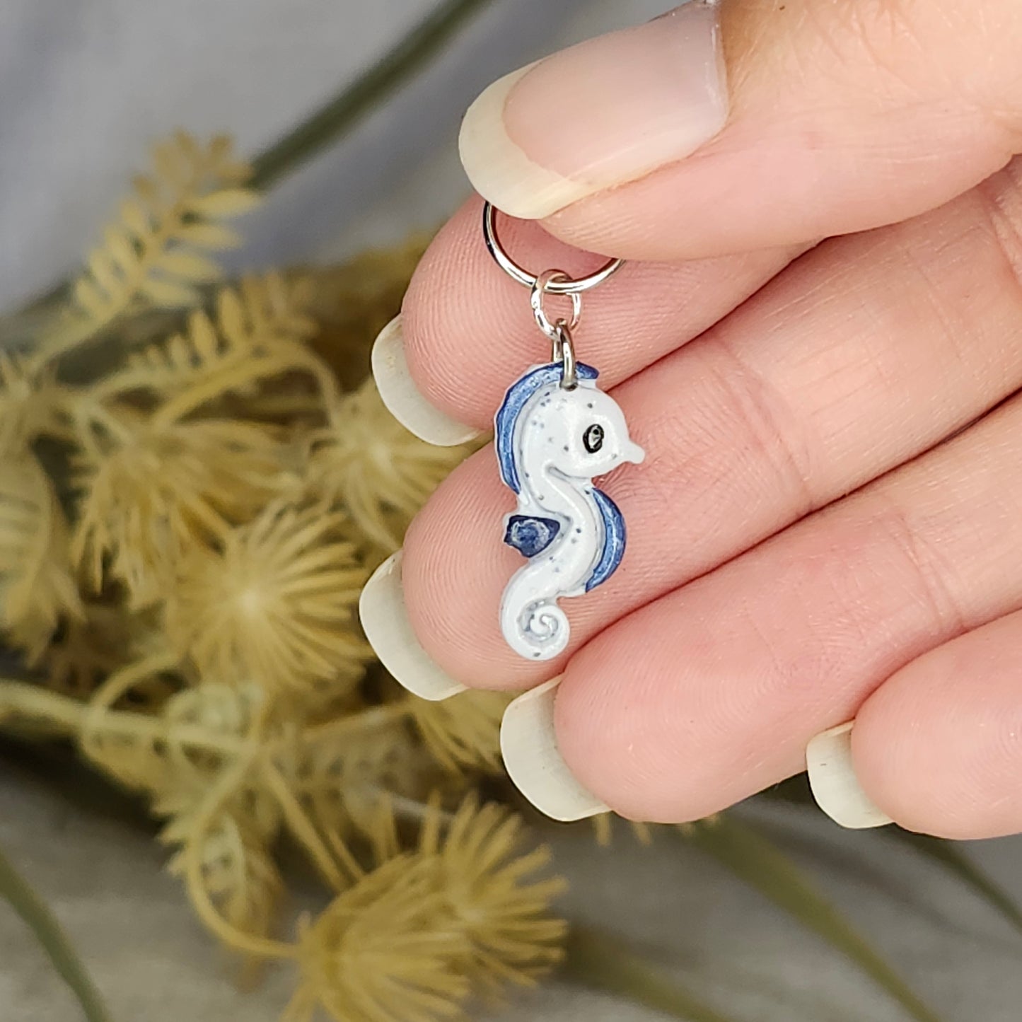 Hippocampe bleu gris