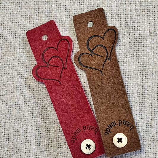 Étiquettes pour tricot - Cœurs entrelacés rouge et brun