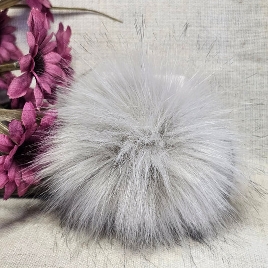 Pompon gris pâle