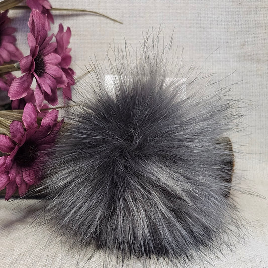 Pompon gris argenté
